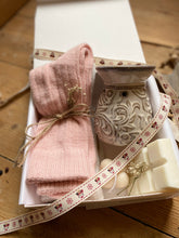 Load image into Gallery viewer, Pampering Gift Box 2