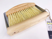 Load image into Gallery viewer, Mini Dust Pan & Brush Set With Magnet