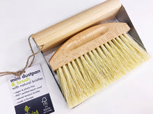 Load image into Gallery viewer, Mini Dust Pan & Brush Set With Magnet
