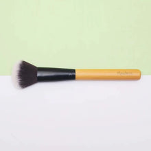 Load image into Gallery viewer, Contour Makeup Brush - Bamboo

